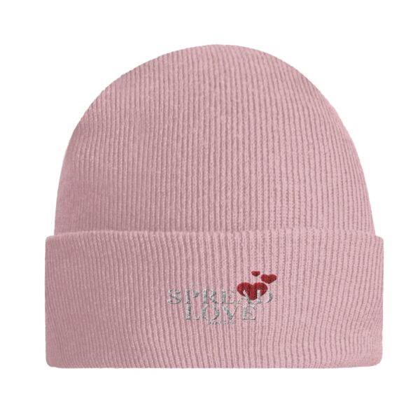 Spread Love Beanie - Trendy roze muts in Roze met opdruk Spread love en twee rode hartjes geborduurd