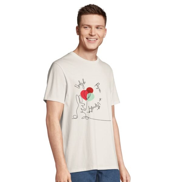 t-shirt vrolijk pasen in utrecht, konijn met ballonnen. Leuk om cadeau te geven voor pasen of verjaardag. In wit