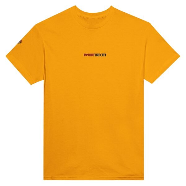 T-shirt met I love uuutrecht geborduurd op het middenpand aan de voorkant. In het rood en zwart geborduurd zodat je lang kan genieten van dit toffe shirt voor de echte Utrechter. geel
